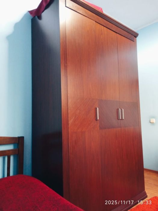 Срочно продам шкаф.