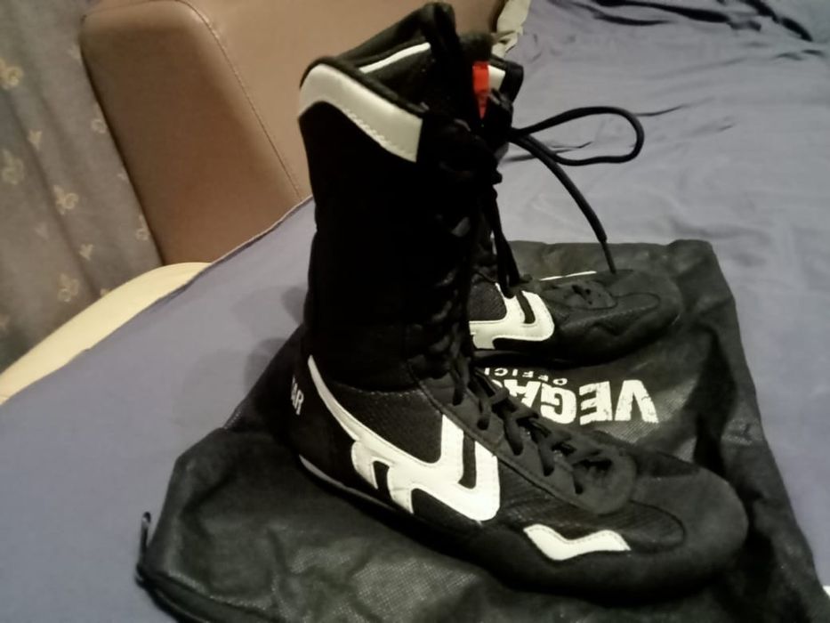 Продам боксёрские ботинки