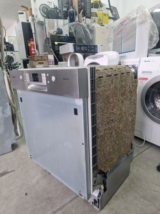 Съдомиялна за полувграждане BOSCH Super Silence