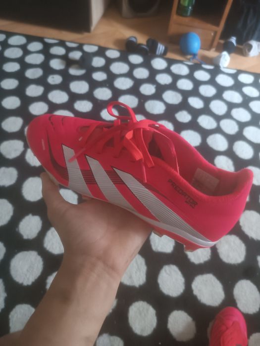 Ghete fotbal  Adidas Predator