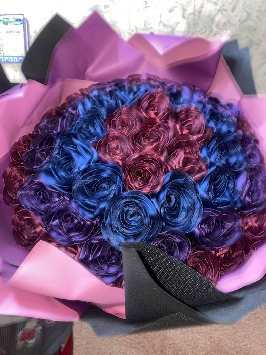 Оригинальный элегантный букет из шелковых лент