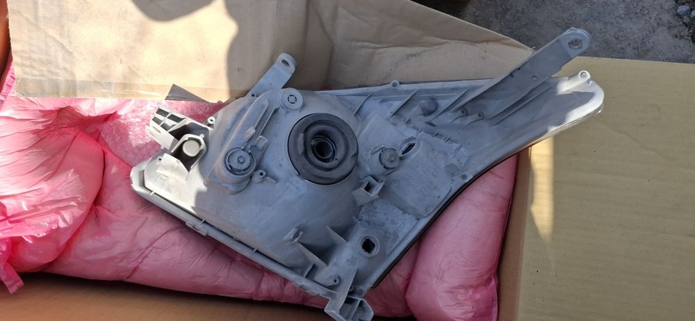 Фара TOYOTA фара