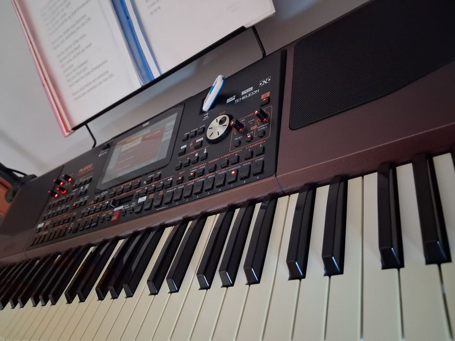 Orgă Korg Pa 1000