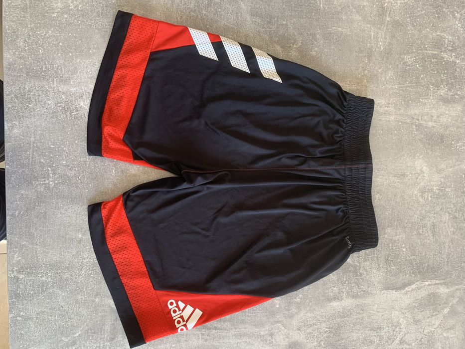 Pantaloni scurti adidas