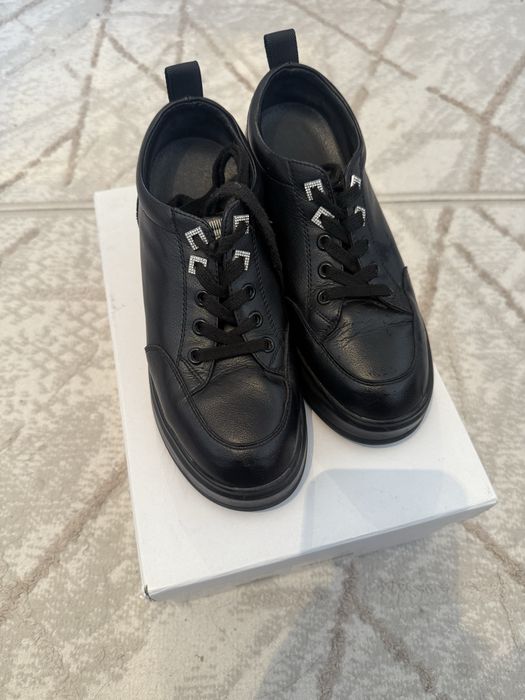 Продам обувь женскую