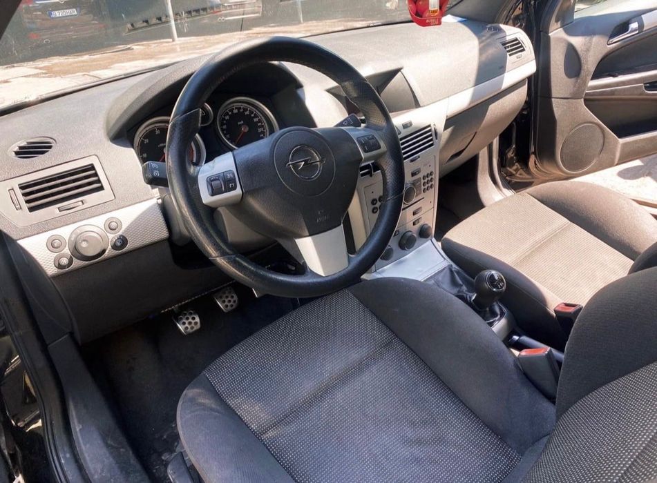 Opel astra Gtc 2010