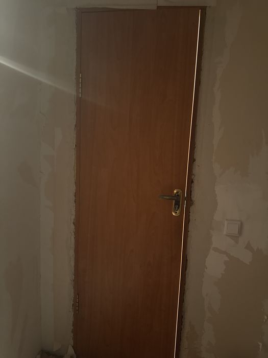 продам срочно двери б/у