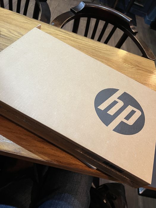 ноут бук hp (обсолютно новый)
