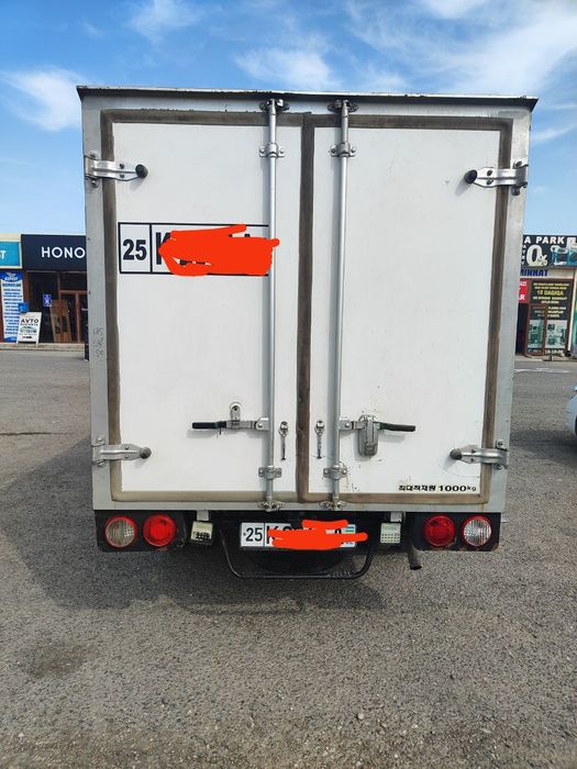 Kia bongo 3 sotiladi