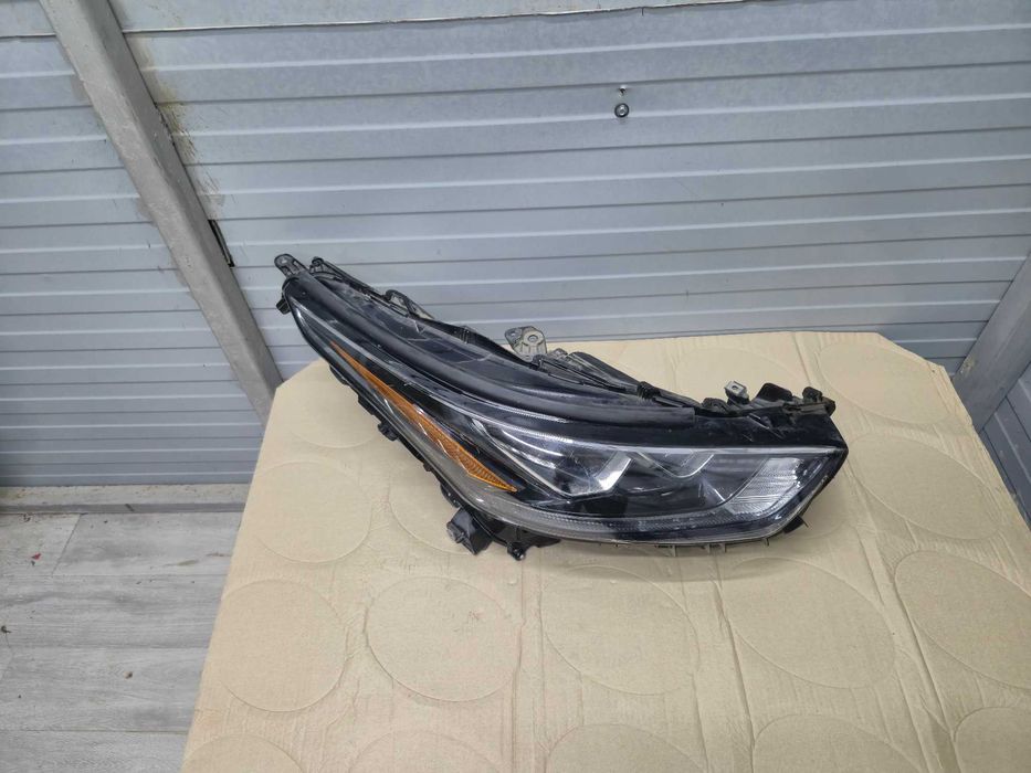 Far Stanga / Dreapta Toyota Highlander An 2020 - 2024 cod 10000-8A06K 10100-8A06K
