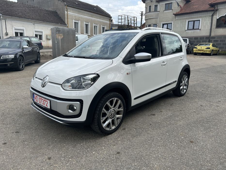 Vând VW Cross UP