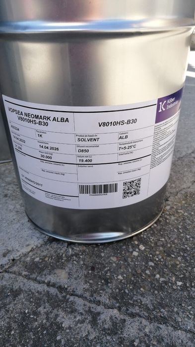 Vând vopsea de marcaj rutier alba, swarco max, și kober.