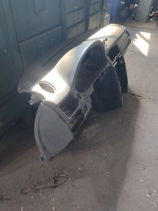 Панель приора 1 продам