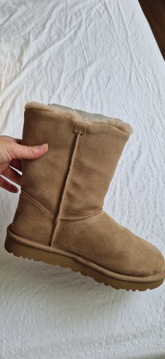 Cizme medii UGG piele