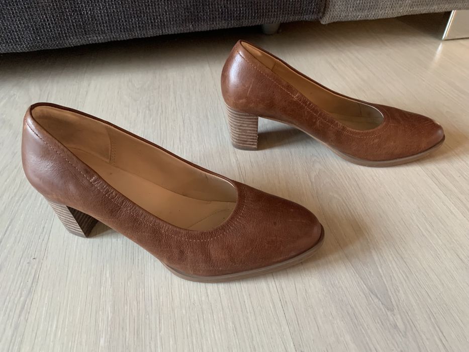 Vand pantofi piele Clarcks(38).