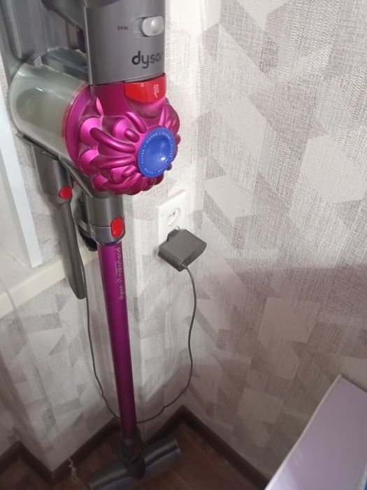 Продам пылесос Dyson в отличном состоянии