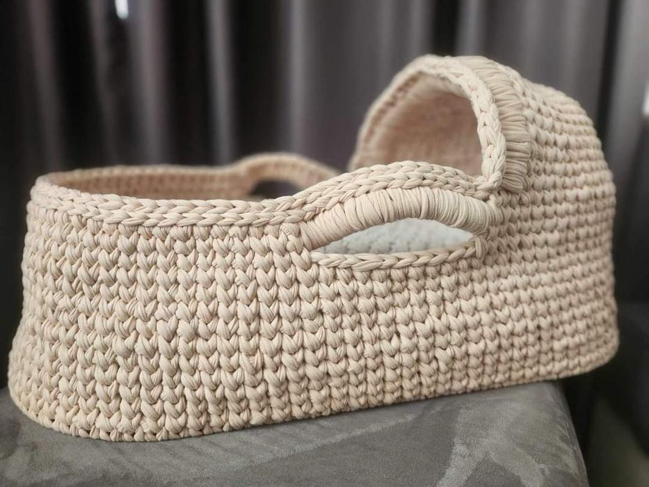 Ръчно изработен бебешки кош