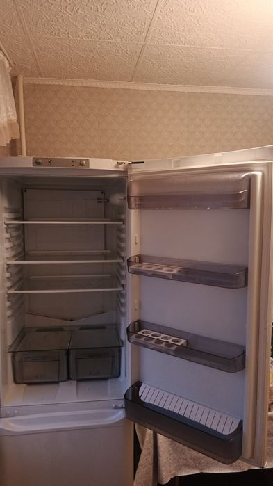 Продам холодильник