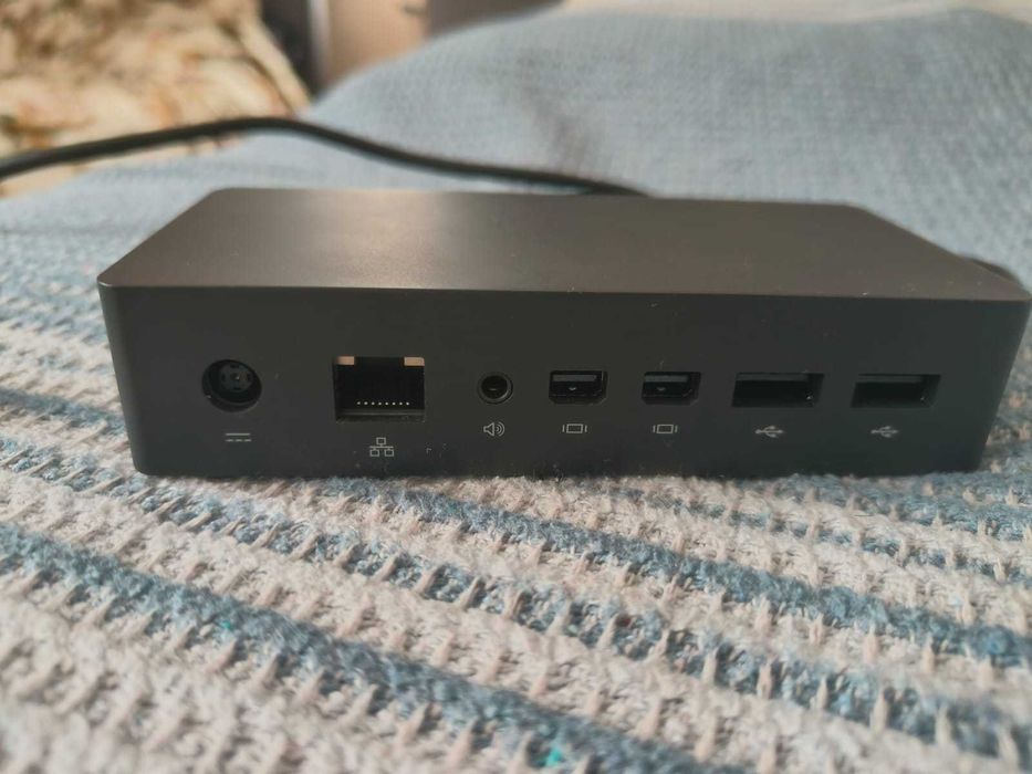 Vand dock Surface compatibil cu laptop sau tableta Microsoft