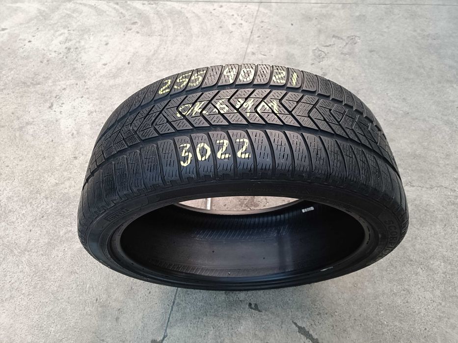 O anvelopa de iarna 255 40 21 pirelli scorpion winter 6 mm dot 3022