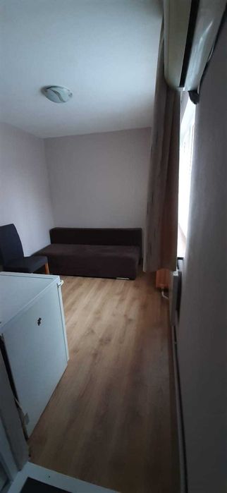 Inchiriez camera camin tip garsoniera