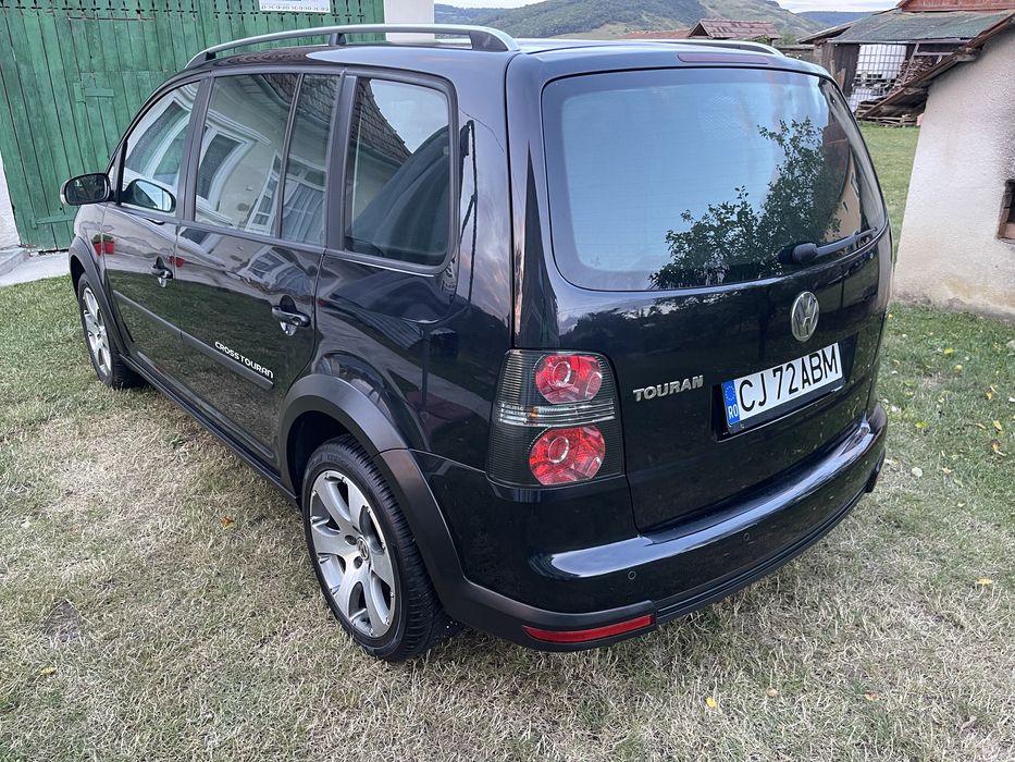 VW Cross Touran motorizare 2.0 diesel