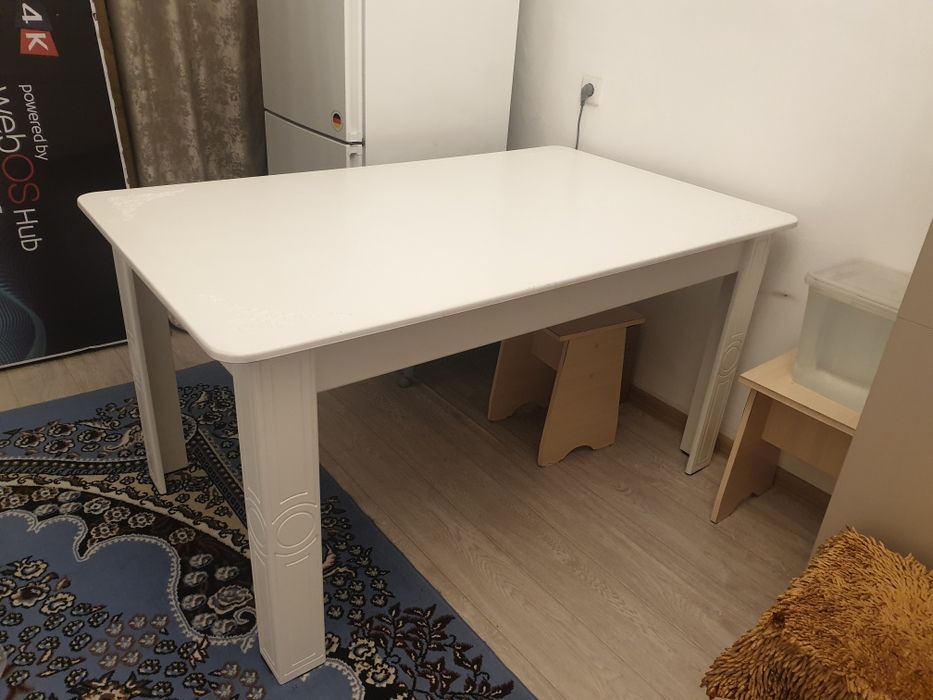 Стол в отличном состоянии