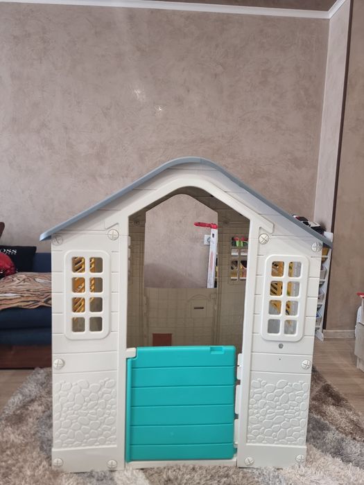 Продавам детска къща/ къщичка