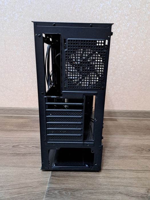 Корпус AeroCool Bionic