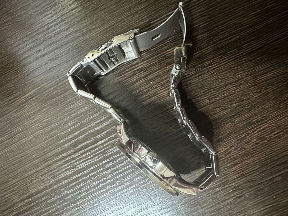 Продам часы фирмы Jasques Lemans