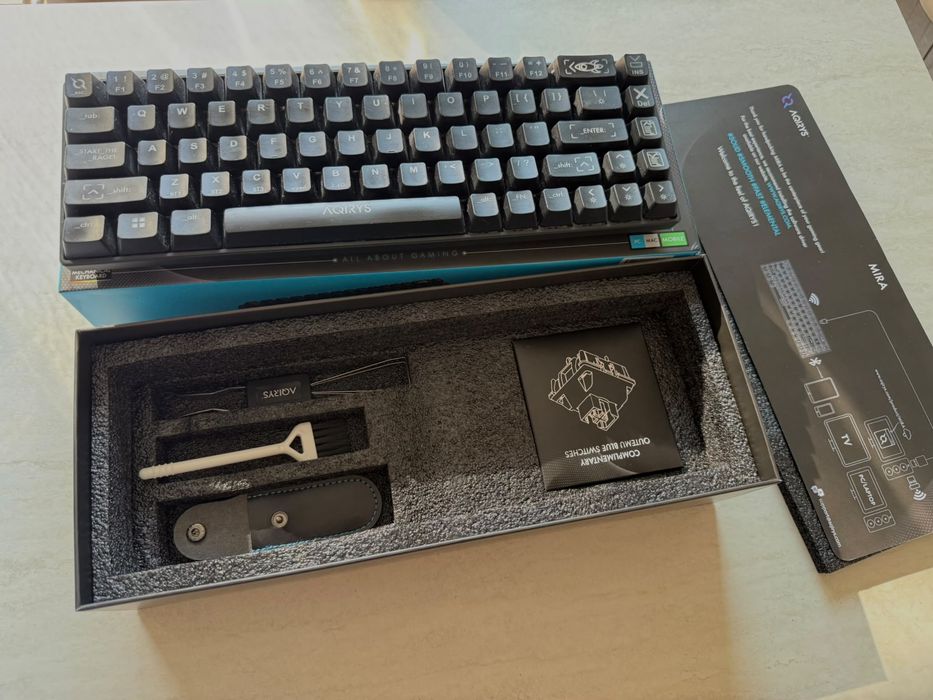 Tastatură mecanică Aqirys Mira RGB