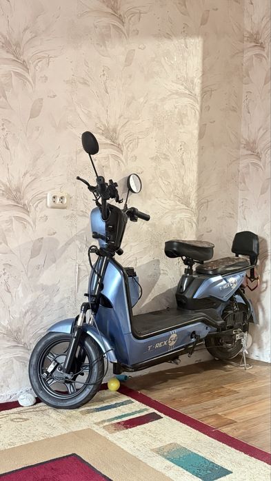 Скутер продам срочно