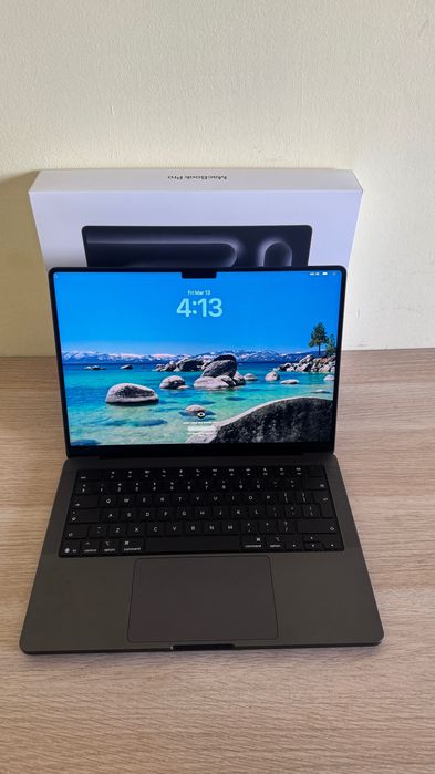 MacBook Pro m5, 16gb ram, 500 gb