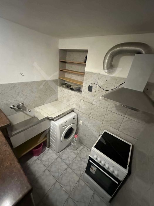 Дава се под наем Двустаен апартамент в Варна, Левски - 30 кв.м за 200 € - Снимка #2