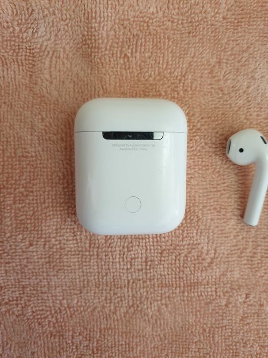 Продам оригинальные наушники Airpods 2.1