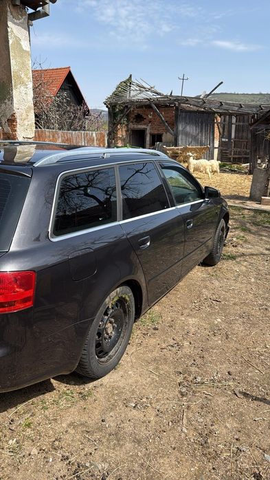 Vând audi A4 B7 avariat