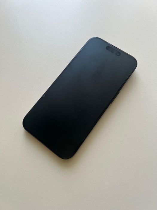 Iphone 15 pro на гарантии