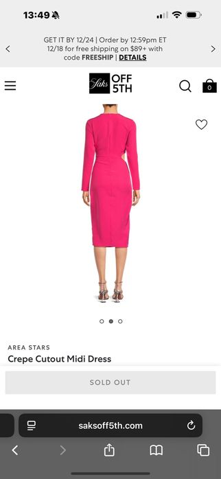 Рокля с дълъг ръкав и изразване налична само в черно