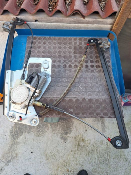 Стъклоповдигач БМВ Е39 преден ляв