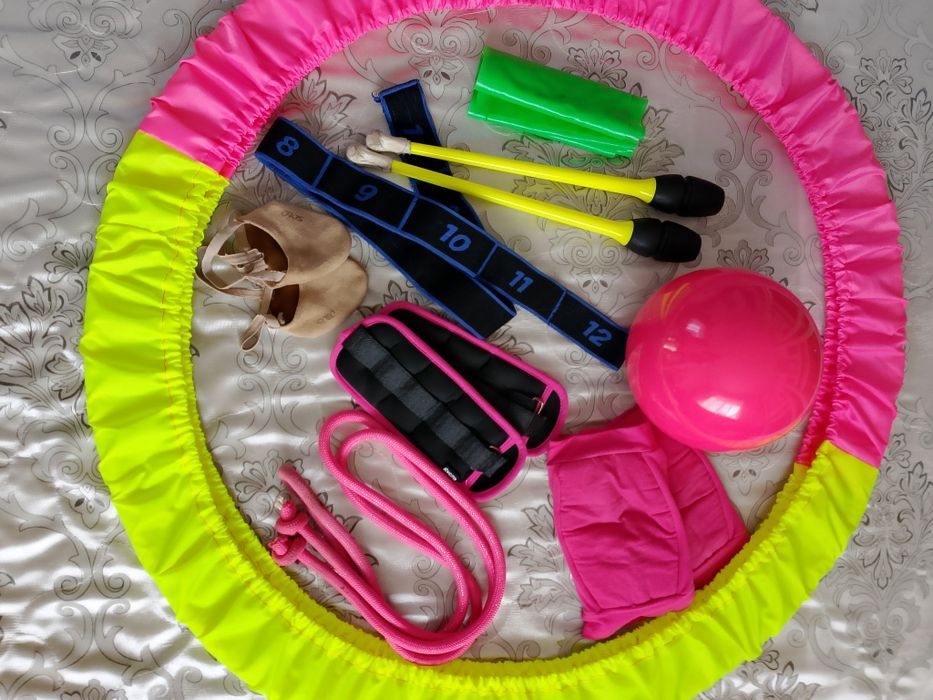 Гимнастика булава, обруч, мяч