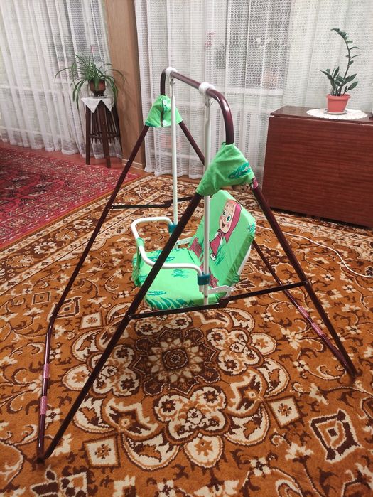 Продам детскую качелю