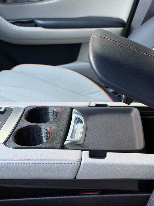 BYD Song Plus uchun stakan qo'ygich
