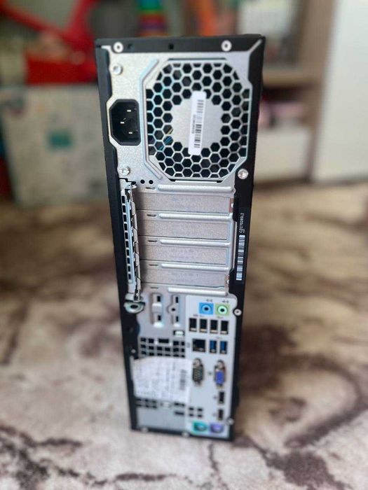 Настолен компютър HP EliteDesk 705 G2
