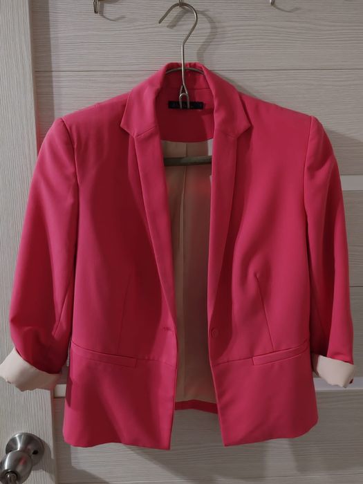 Продам женские пиджаки