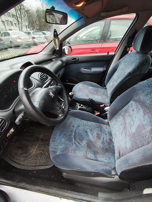 Peugeot 206, inmatriculat,stare bună, consum mic -2800 lei lei