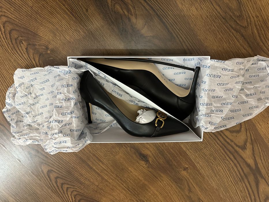 GUESS дамски обувки