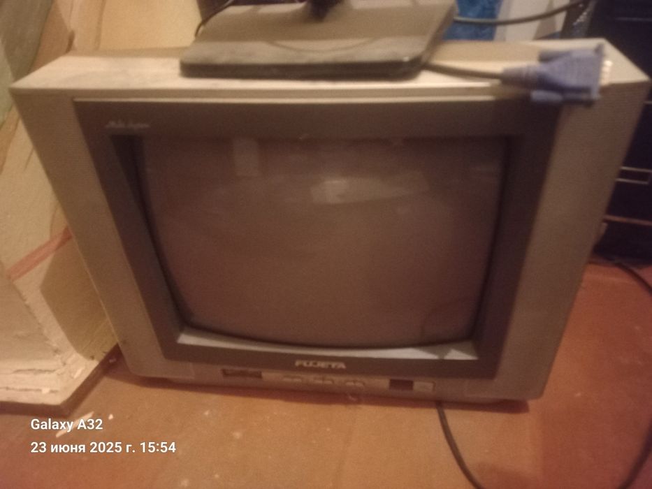 Телевизор 2 штук