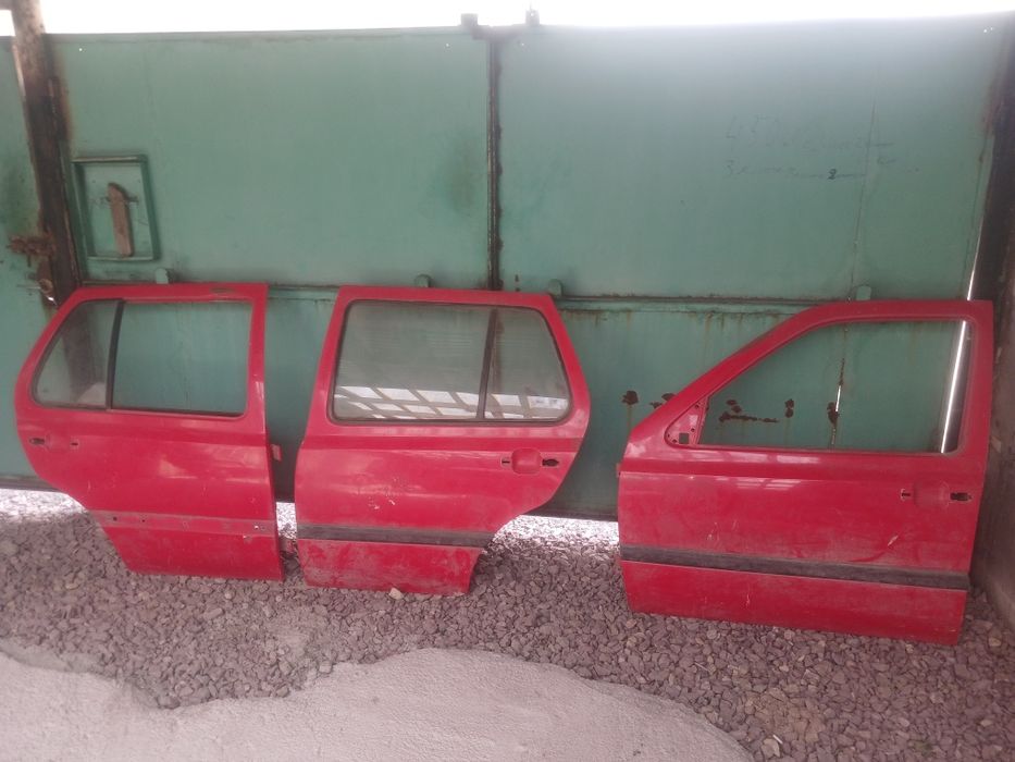Продам двери на гольф 3