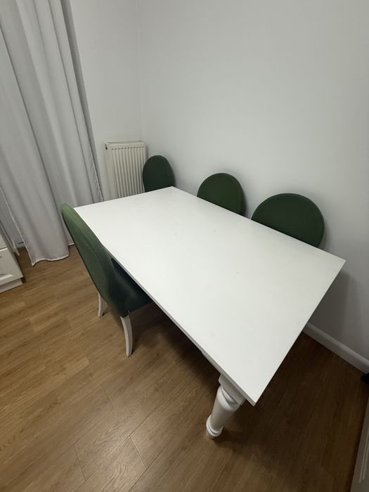 Masa de lemn cu scaune