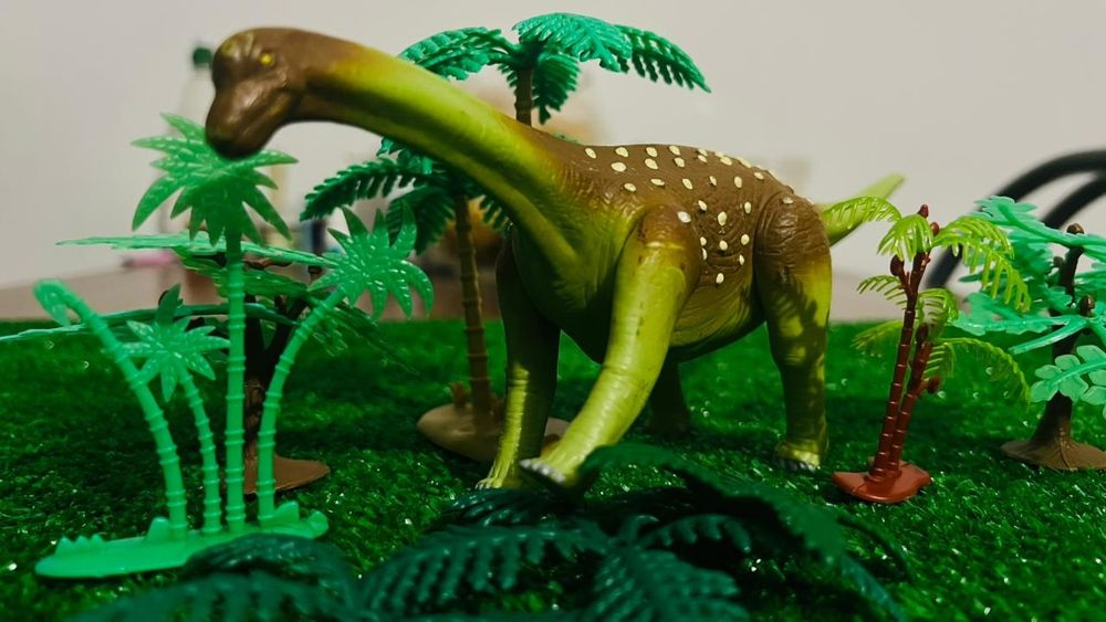 Динозавр сальтозавр